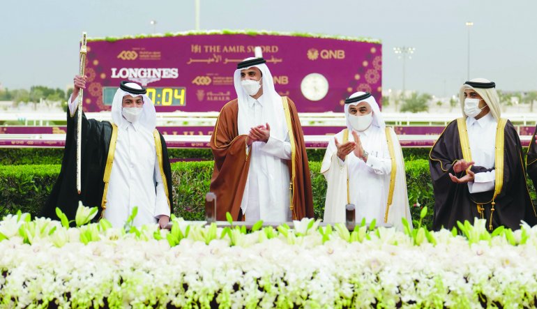 Amir crowns winners of horse race