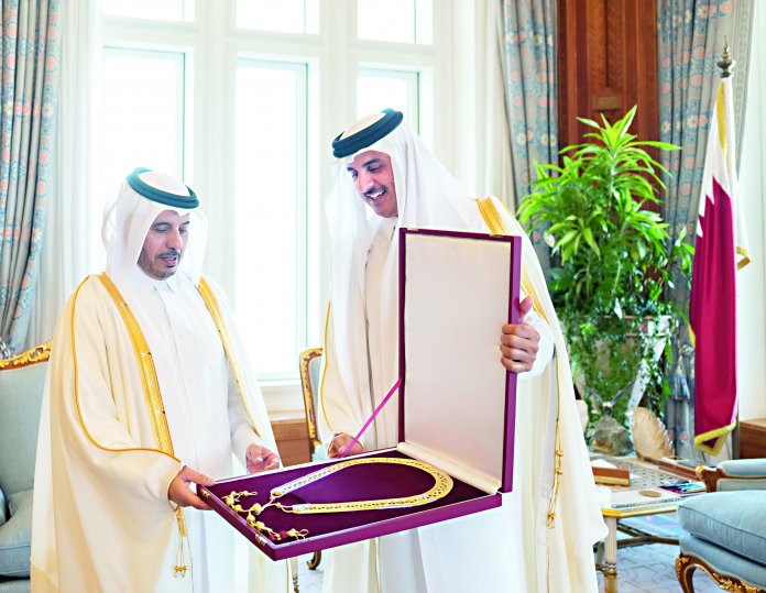 Amir honours Sheikh Abdullah bin Nasser