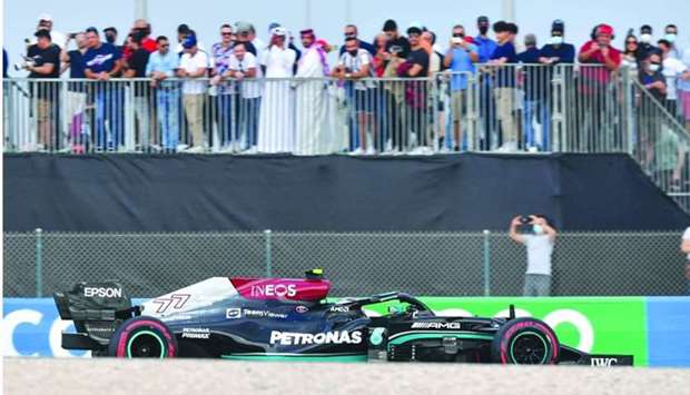 F1 makes Qatar debut as fans throng Losail Circuit