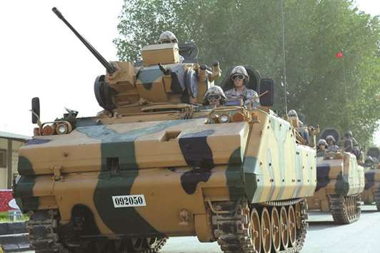 First group of Turkish troops arrives in Doha
