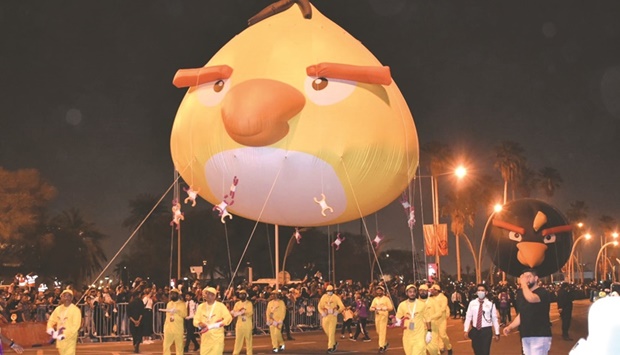 Giant balloon parade thrills Eid fest visitors