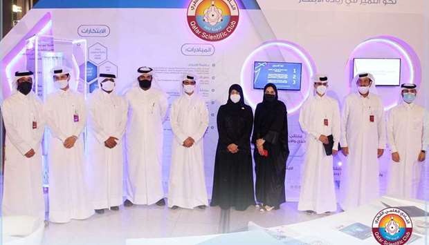 Health Minister visits Qatar Scientific Club stand at Najah Qatari festival