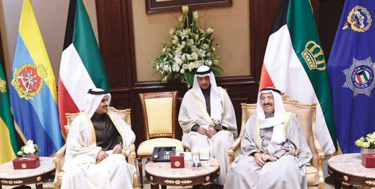 Kuwait Amir receives Minister Al Kaabi