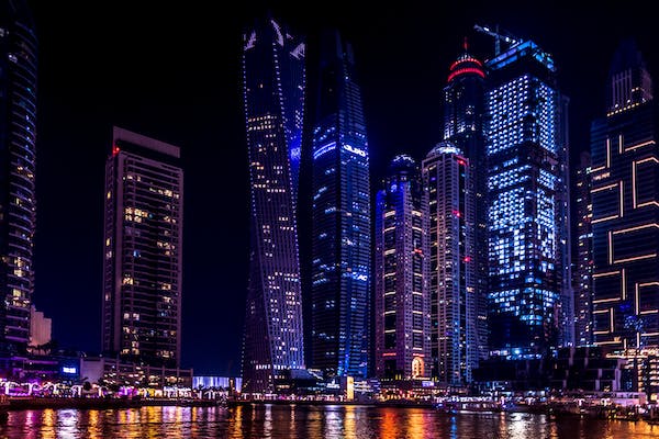 Leveraging LinkedIn Jobs for Your Dubai Career