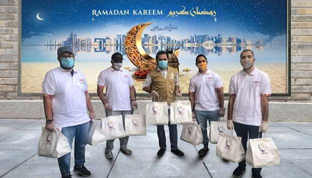 Mall of Qatar distributes iftar meals to labourers across Qatar