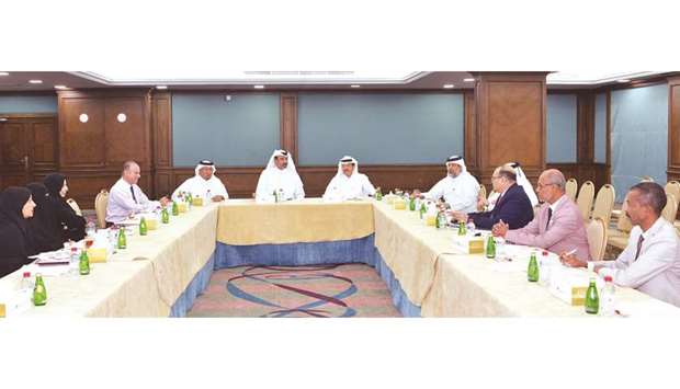 Qatar Chamber panel reviews school fees