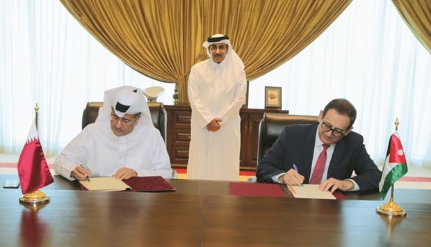 Qatar signs air services agreement with Jordan