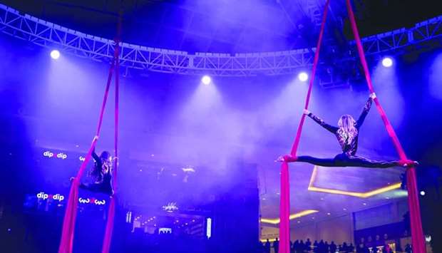 Stunning acrobatic show wows visitors at Mall of Qatar