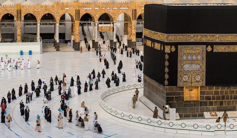 Umrah tour operators resume trips from Qatar