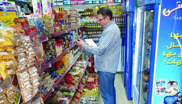 Wakrah civic officials conduct inspection of food facilities